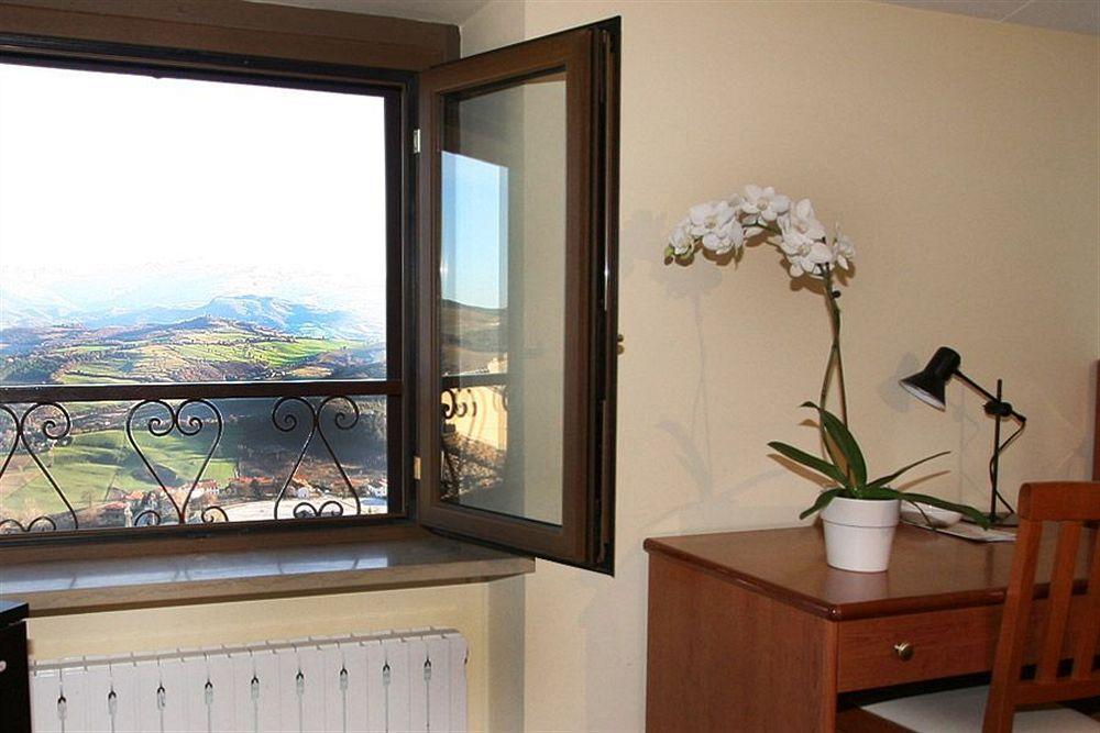 Hotel I Duchi Camerino Kültér fotó