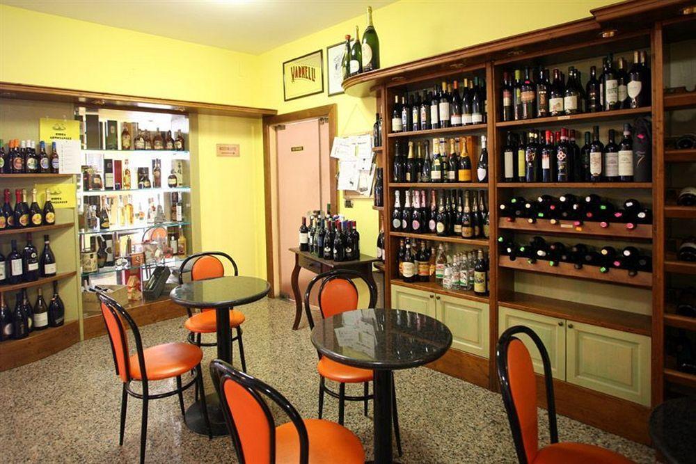 Hotel I Duchi Camerino Kültér fotó