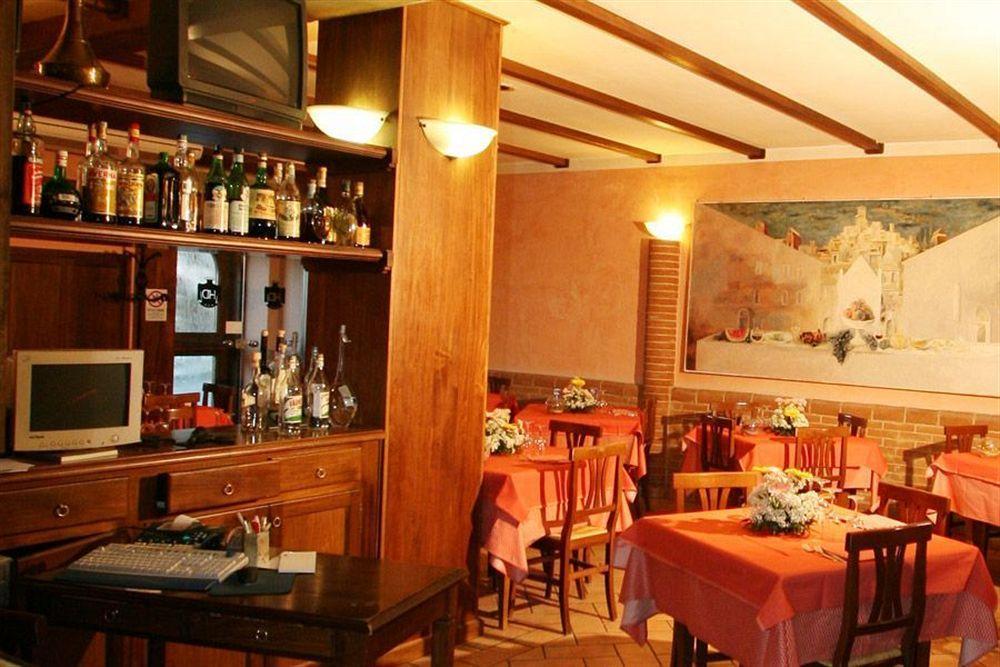 Hotel I Duchi Camerino Kültér fotó