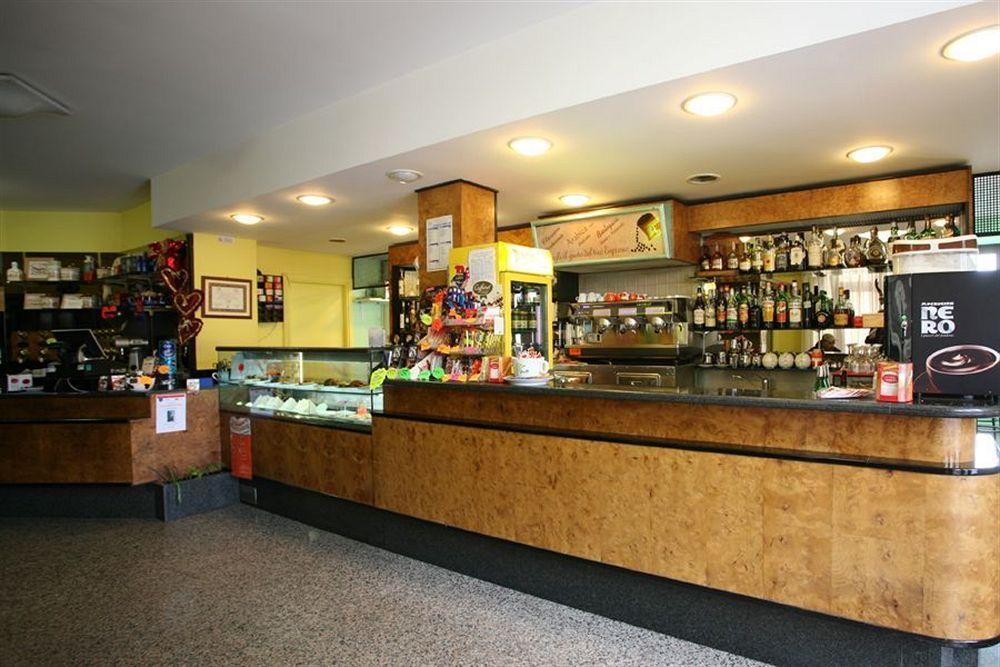 Hotel I Duchi Camerino Kültér fotó